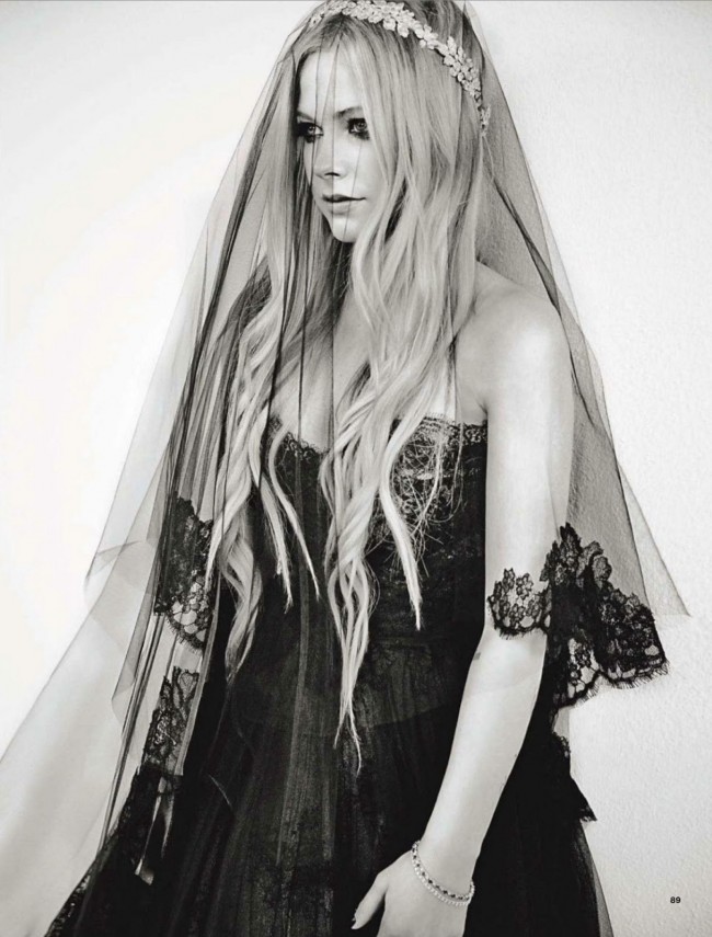 avril lavigne abito da sposa nero