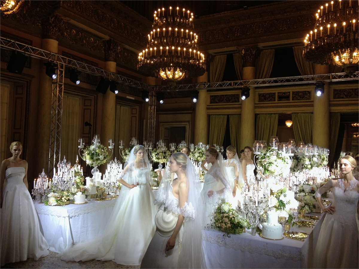 Enzo Miccio presenta la sua collezione abiti da sposa