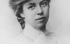 Eleanor_Roosevelt_in_school_portrait